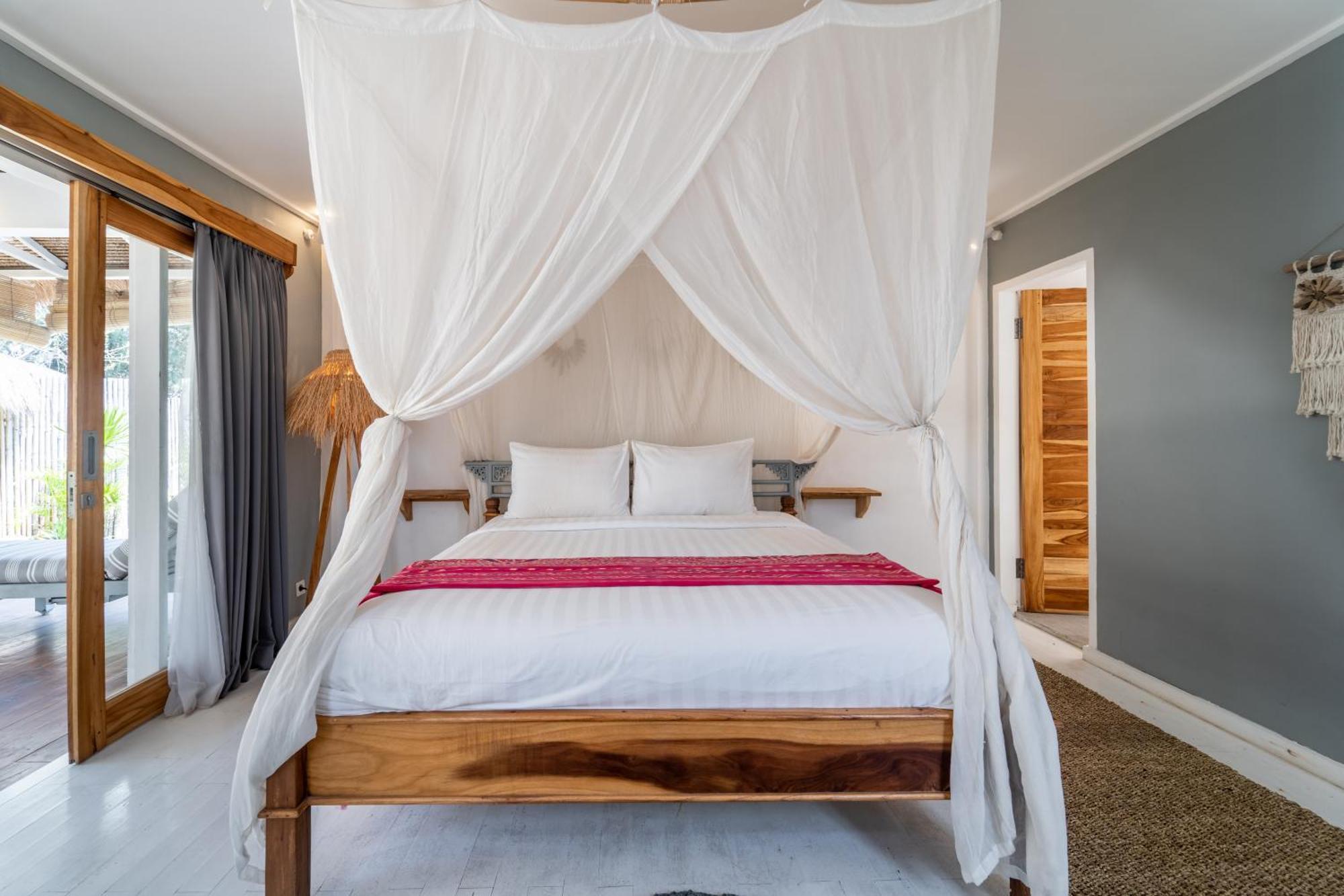 ギリ・アイル モウィーズ オン ザ ビーチ Bed & Breakfast エクステリア 写真