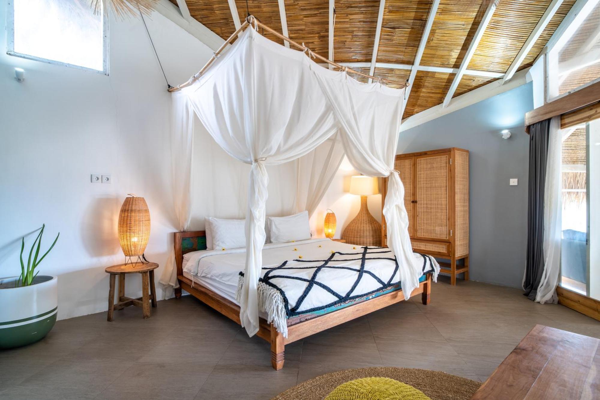 ギリ・アイル モウィーズ オン ザ ビーチ Bed & Breakfast エクステリア 写真