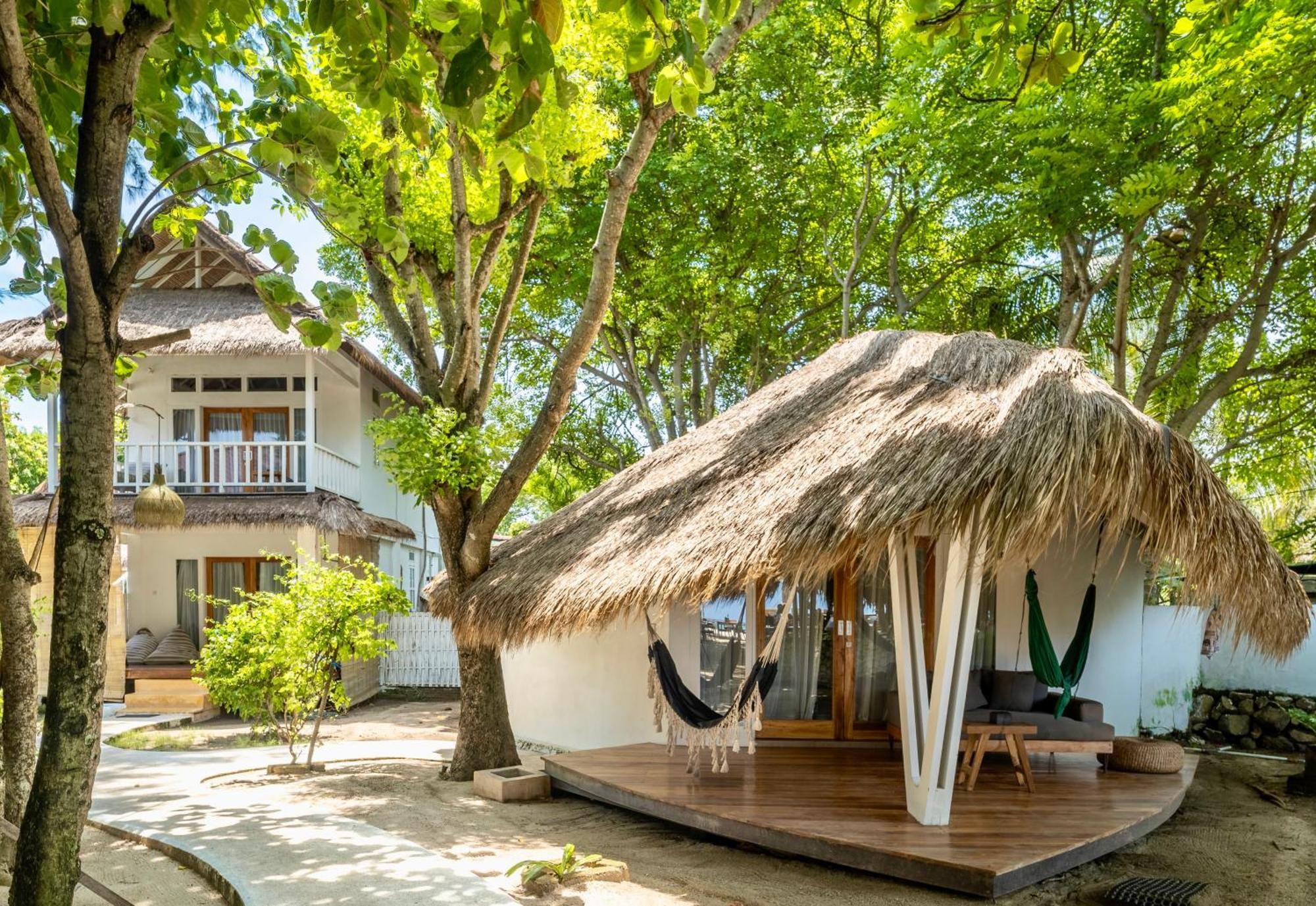 ギリ・アイル モウィーズ オン ザ ビーチ Bed & Breakfast エクステリア 写真